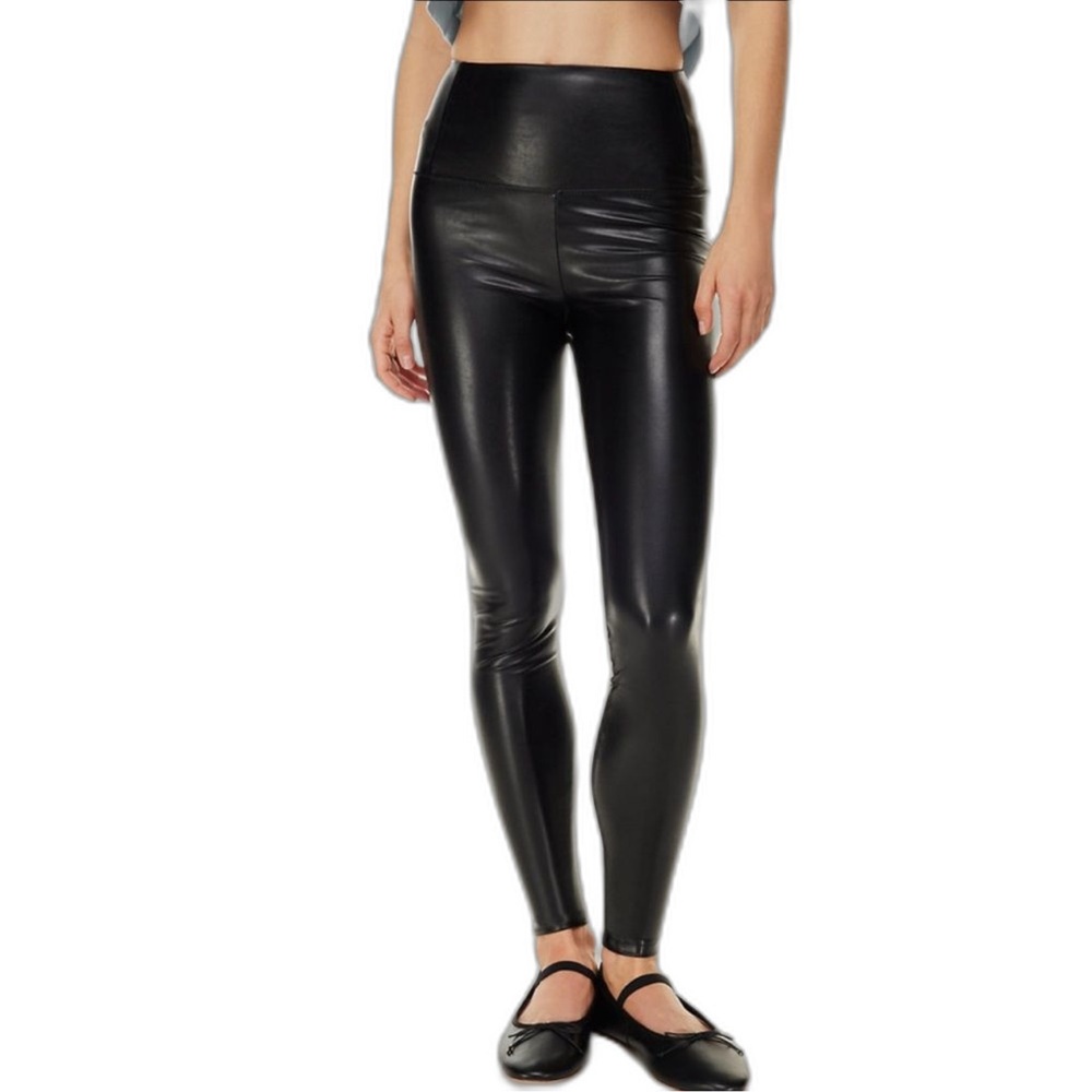 Aritzia Women's Black Leather Leggings
